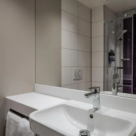 Premier Centre 3*