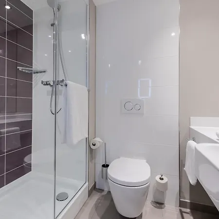 Premier Centre 3*